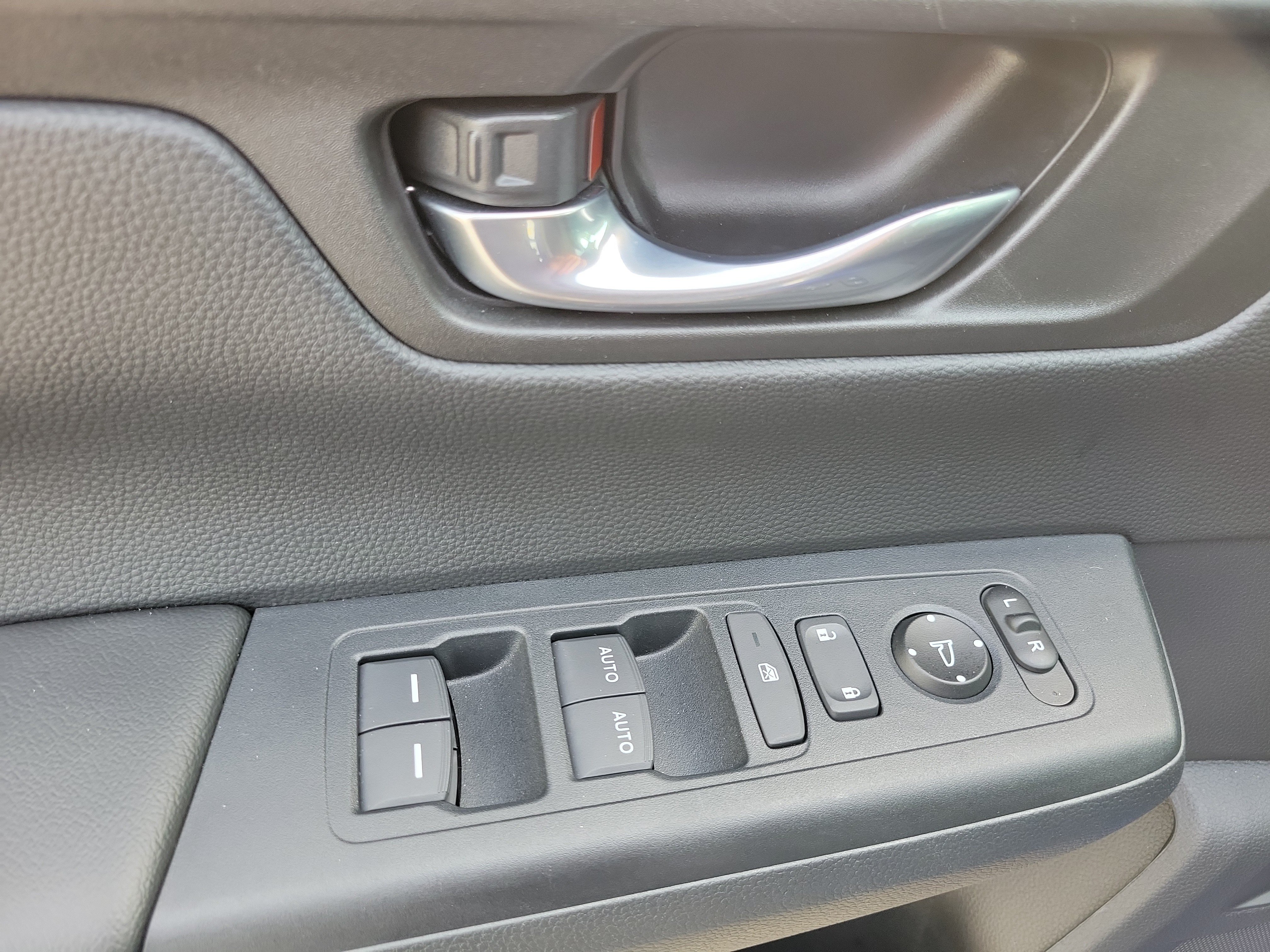 Used 2025 Honda CR-V Sport image 23