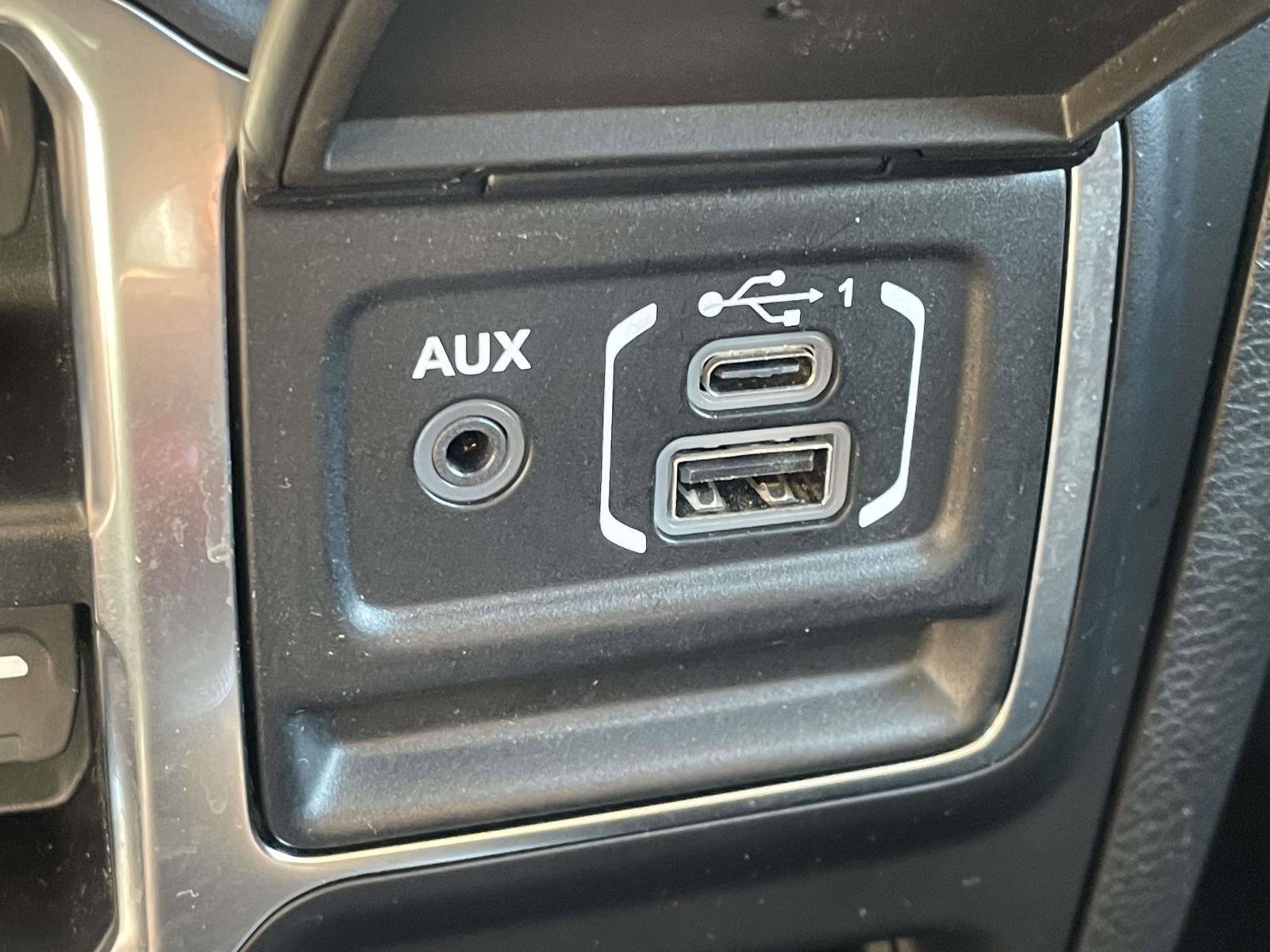 Used 2023 Jeep Gladiator Sport AWD/4WD image 19