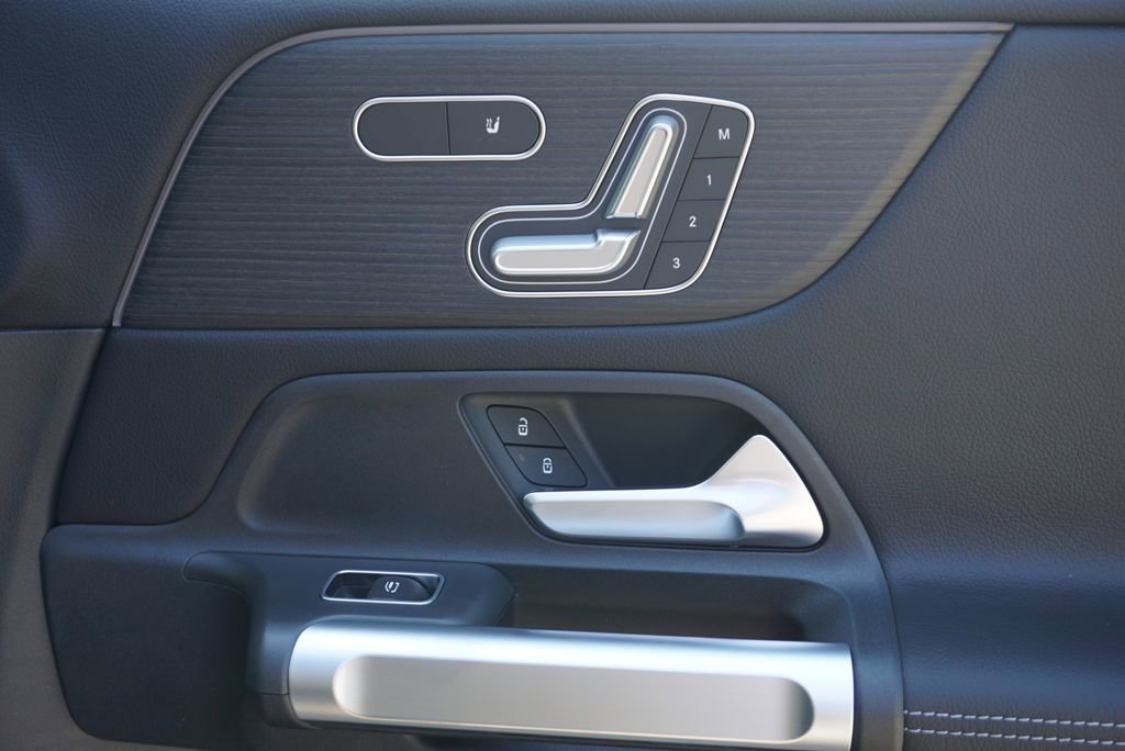 New 2025 Mercedes-Benz GLB 250 4MATIC image 63