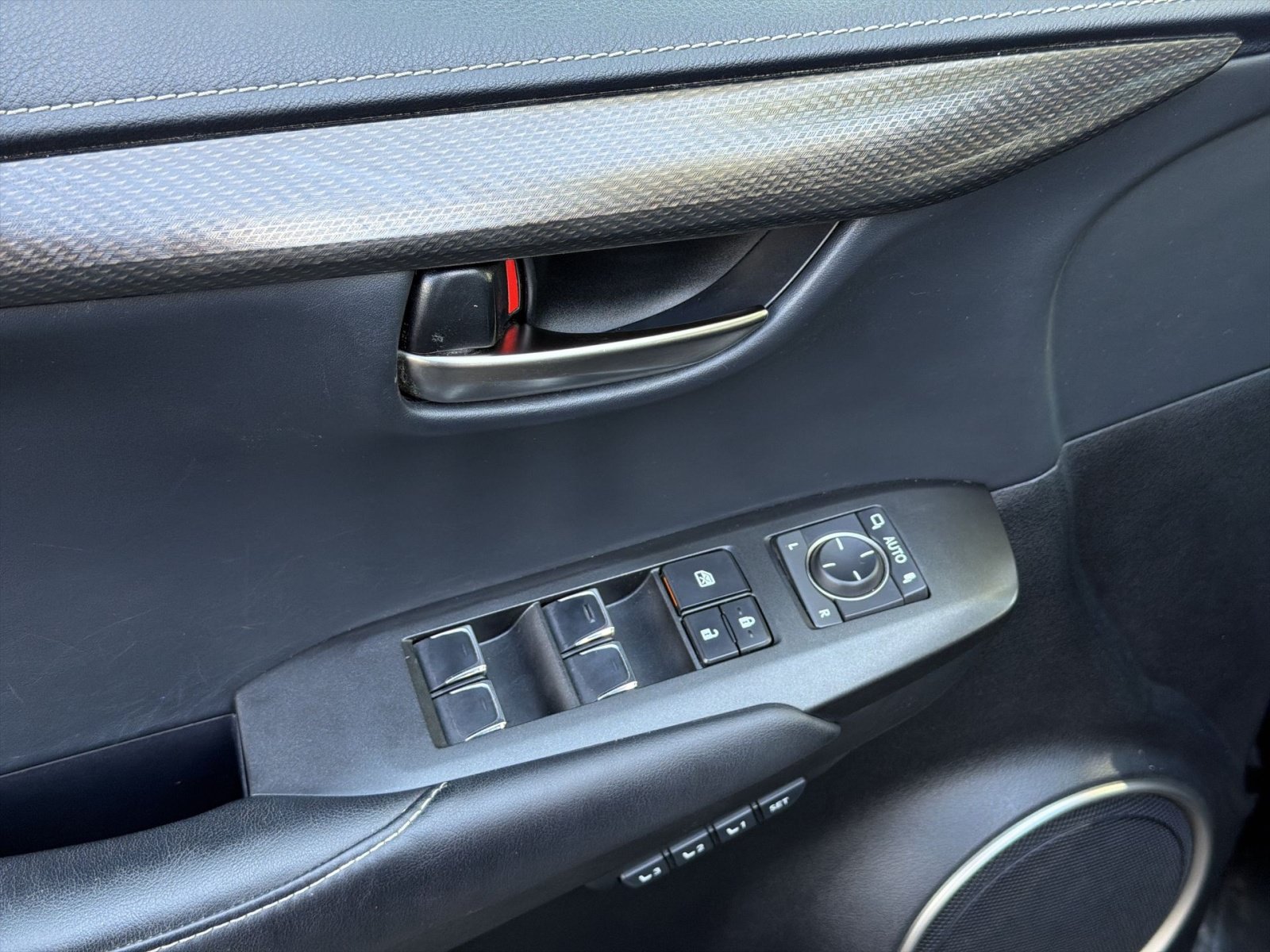 Used 2018 Lexus NX 300h AWD w/ Premium Package image 15