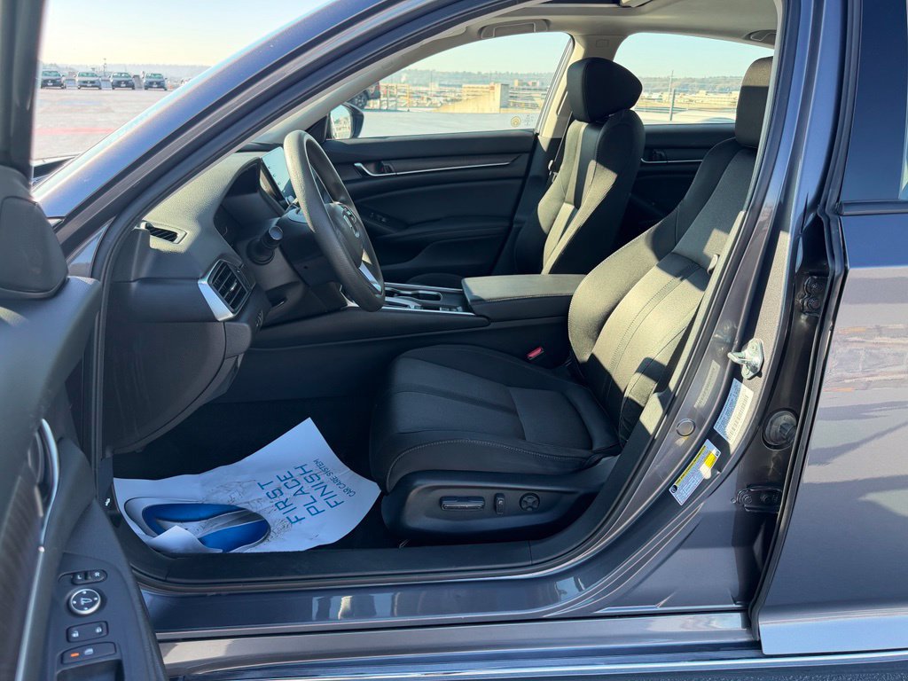 Used 2018 Honda Accord EX image 10