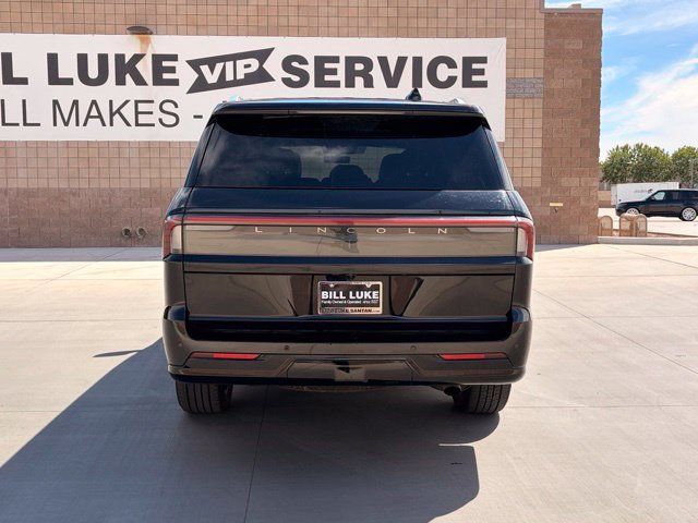 Used 2025 Lincoln Navigator Reserve AWD/4WD image 8