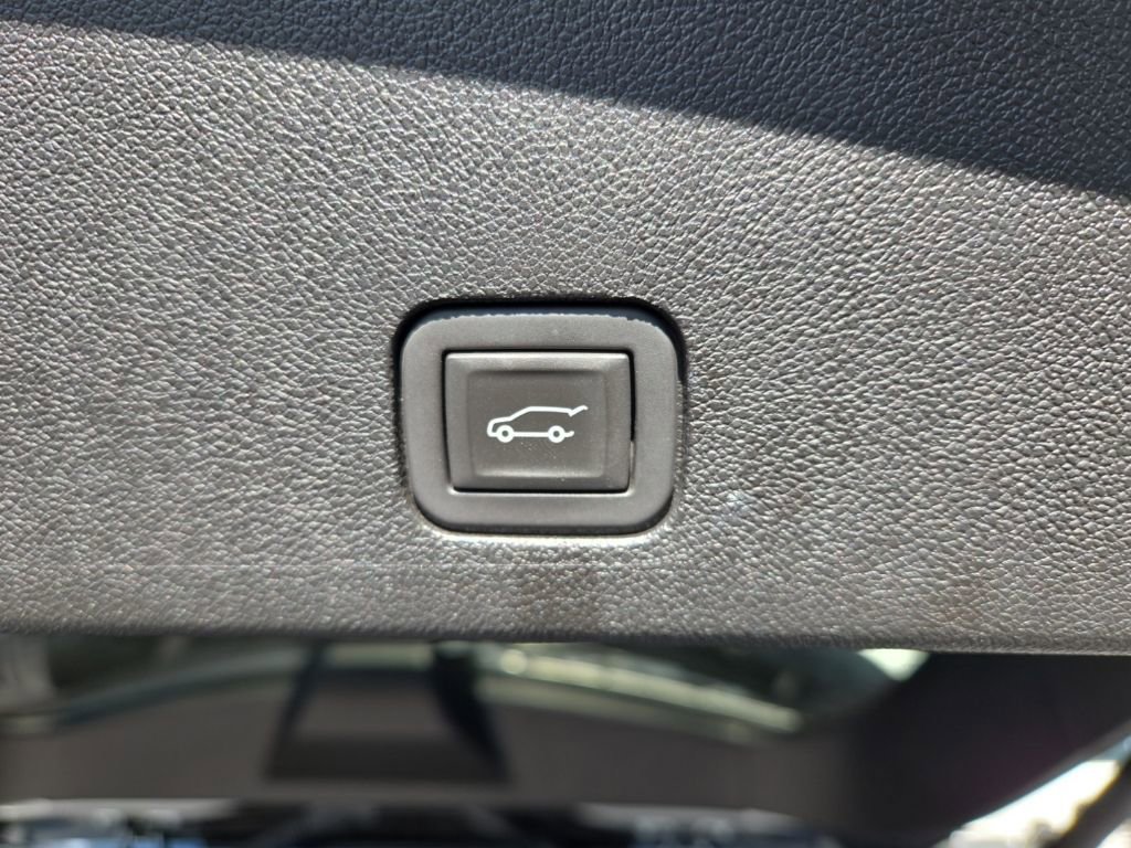 Used 2023 Cadillac XT6 Sport image 14