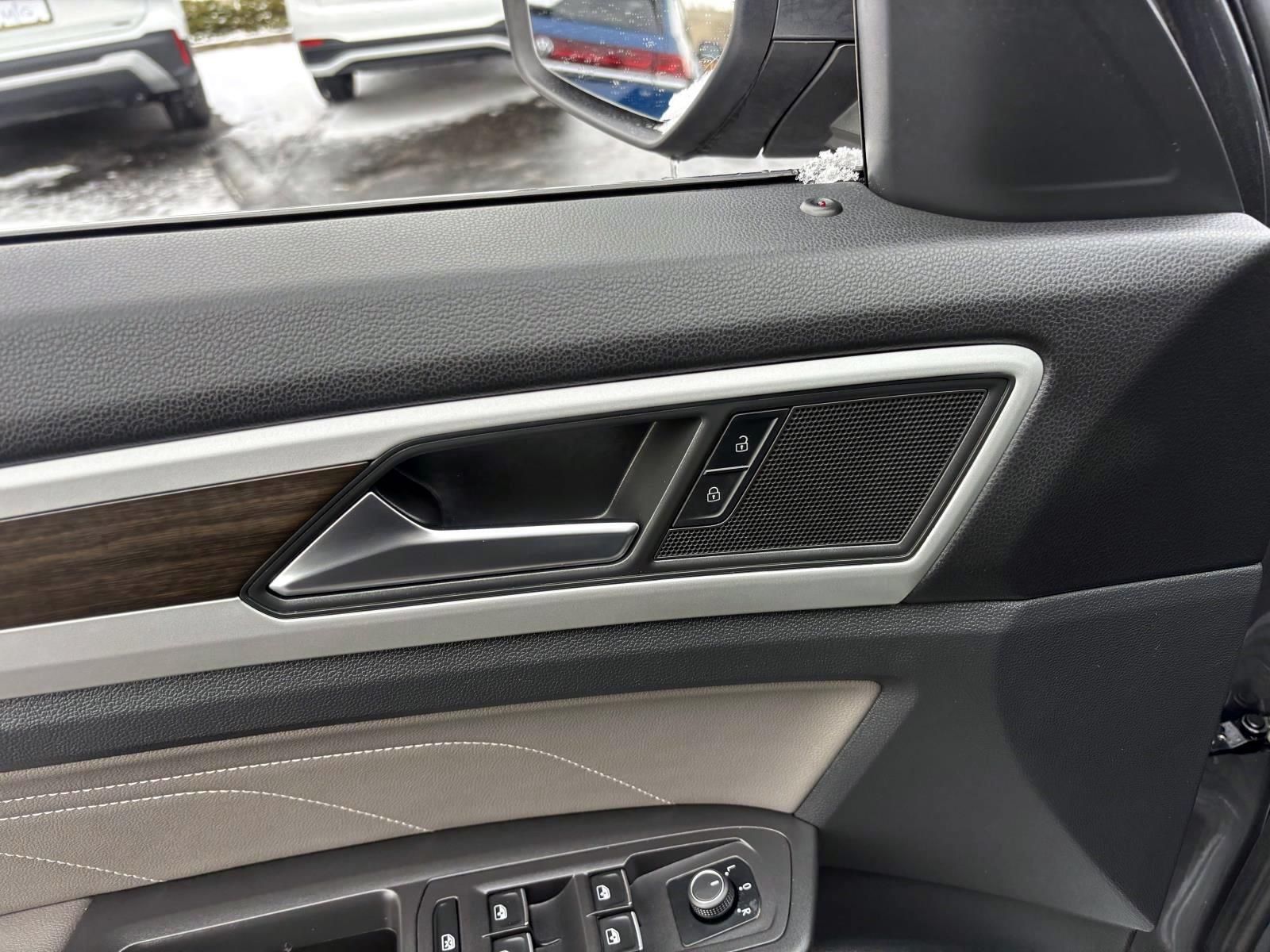 Used 2022 Volkswagen Atlas SE AWD/4WD image 12