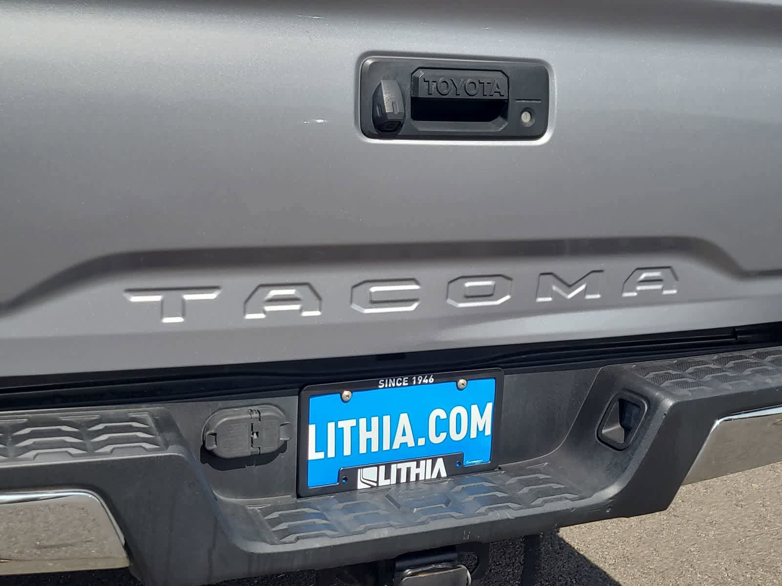 Used 2021 Toyota Tacoma TRD Off-Road AWD/4WD image 15