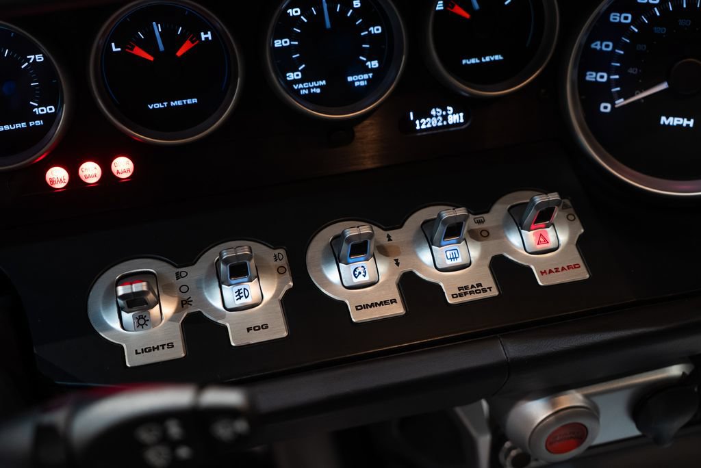 Used 2005 Ford GT RWD image 40