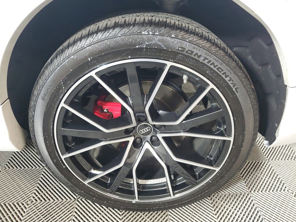 Used 2023 Audi Q8 Premium Plus image 11