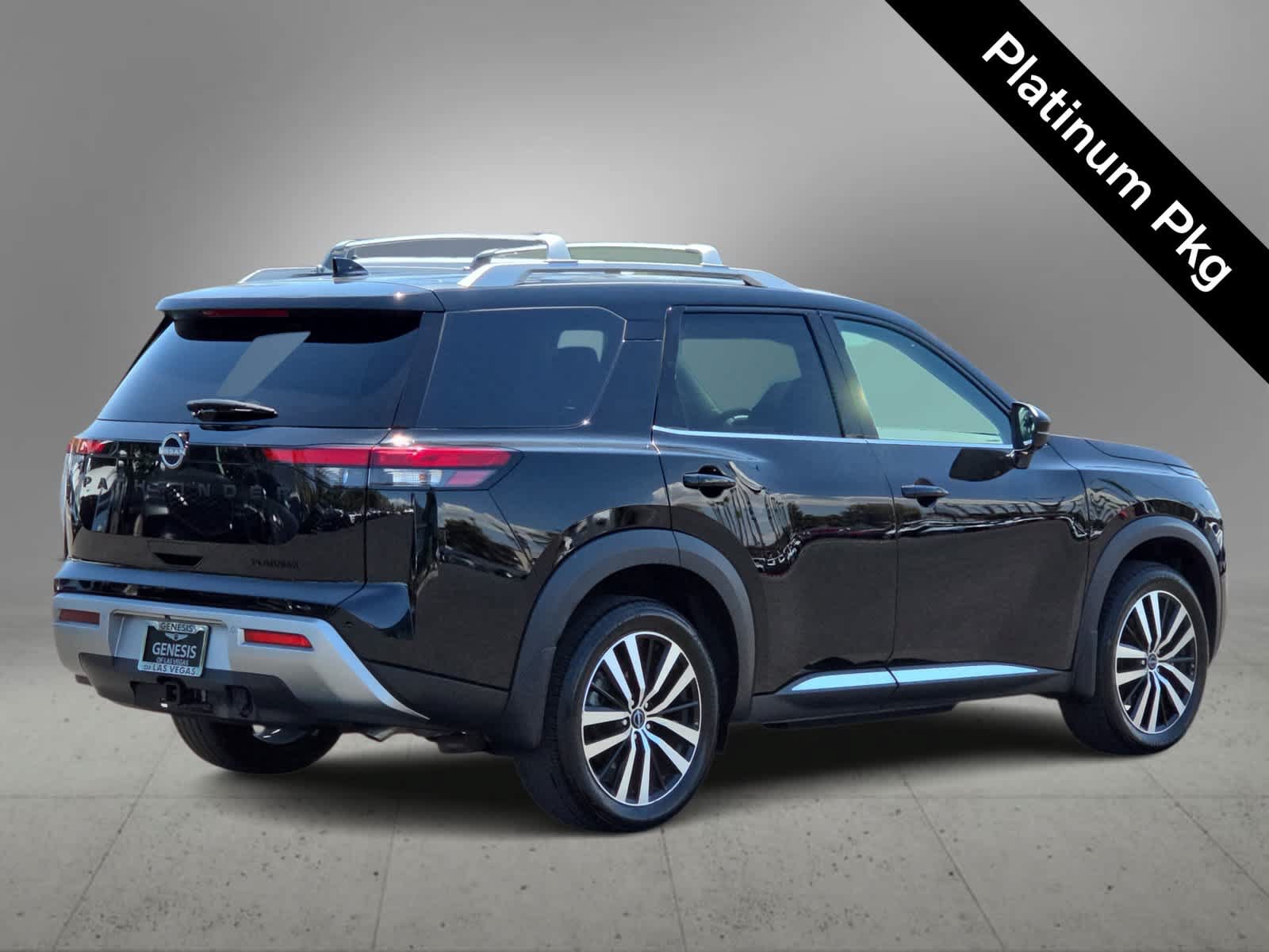 Used 2025 Nissan Pathfinder Platinum w/ Black Appearance Package FWD image 8