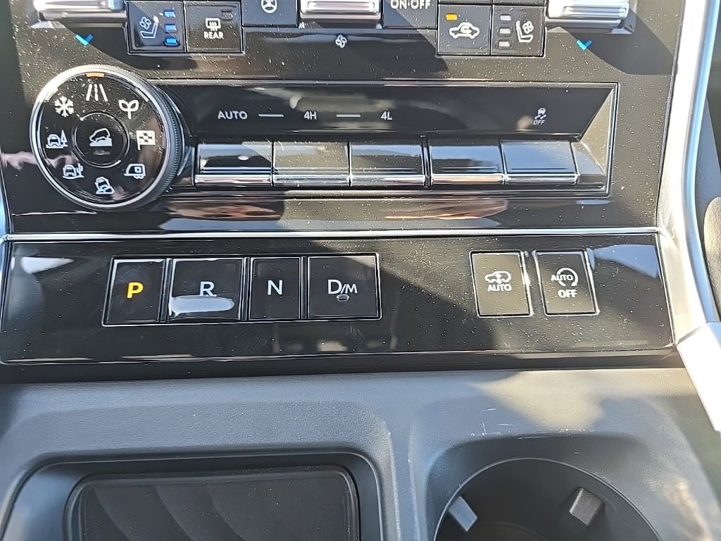 Used 2025 Nissan Armada Platinum Reserve AWD/4WD image 35