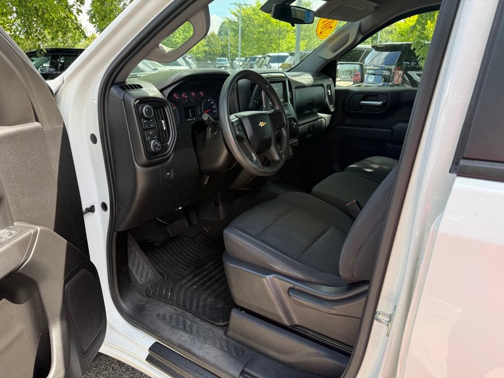 Used 2019 Chevrolet Silverado 1500 Custom w/ Custom Value Package AWD/4WD image 12