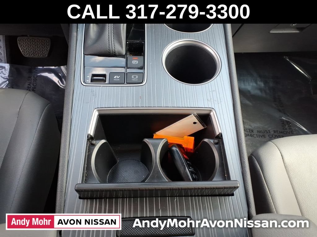Used 2026 Toyota Sienna XLE FWD image 28