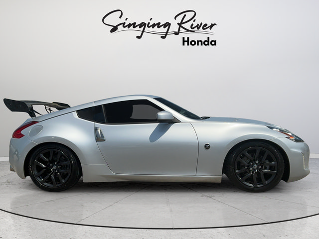 Used 2020 Nissan 370Z Coupe RWD image 8