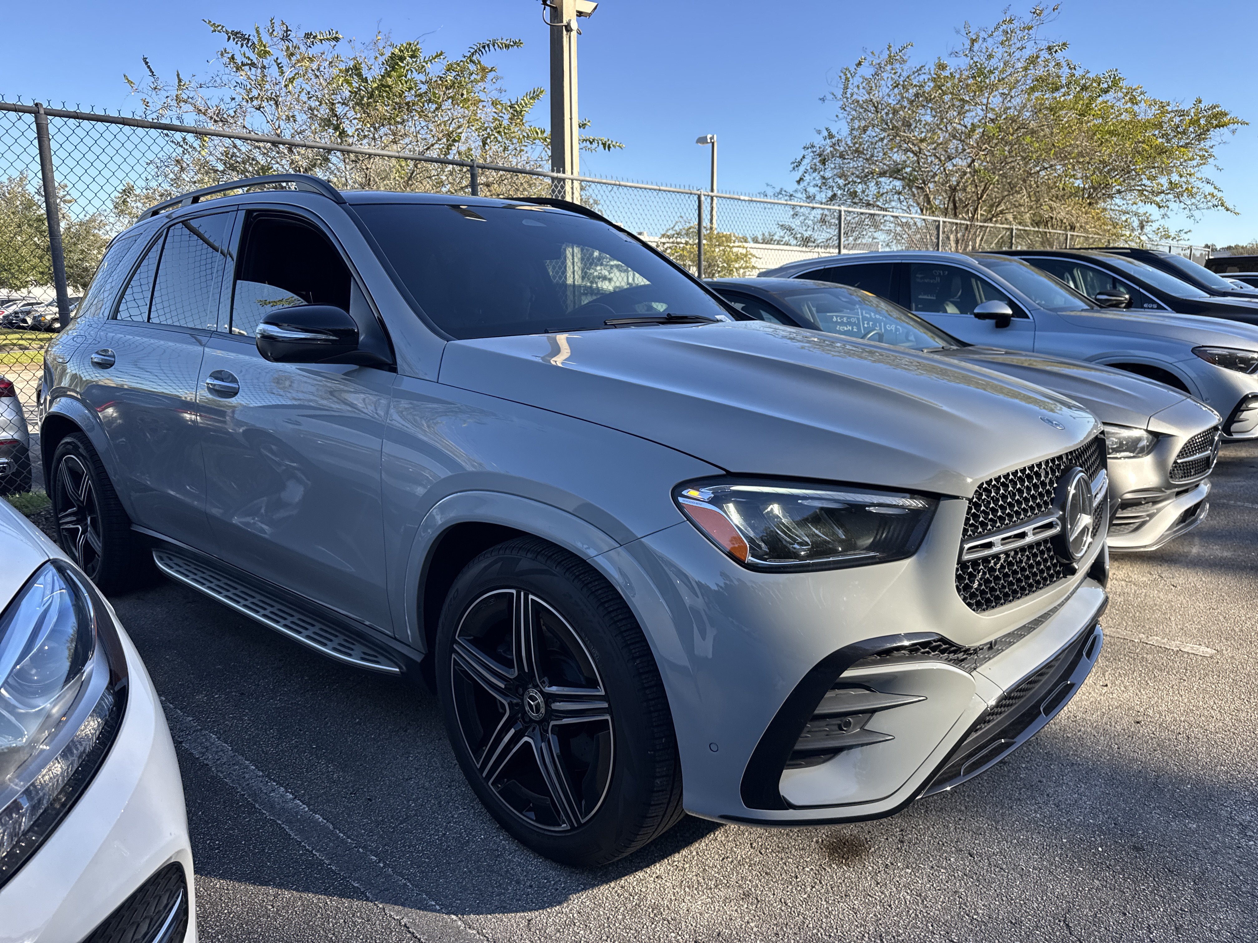 Used 2025 Mercedes-Benz GLE 450 4MATIC image 4