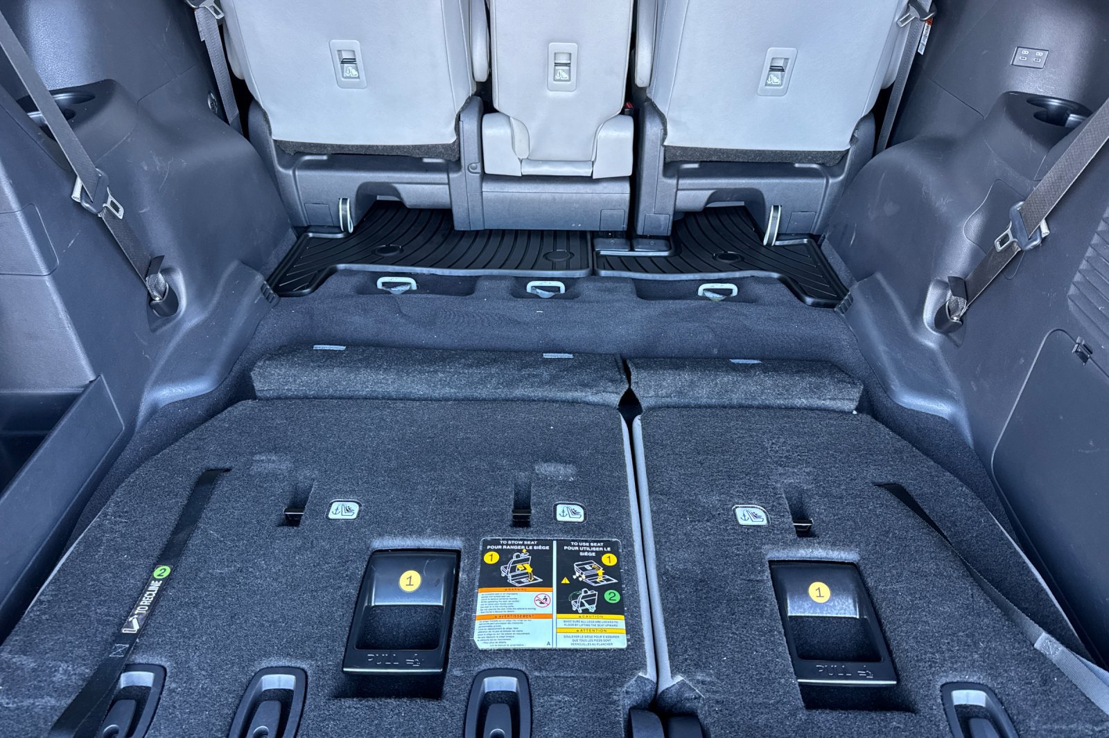 Used 2025 Toyota Sienna XLE FWD image 21