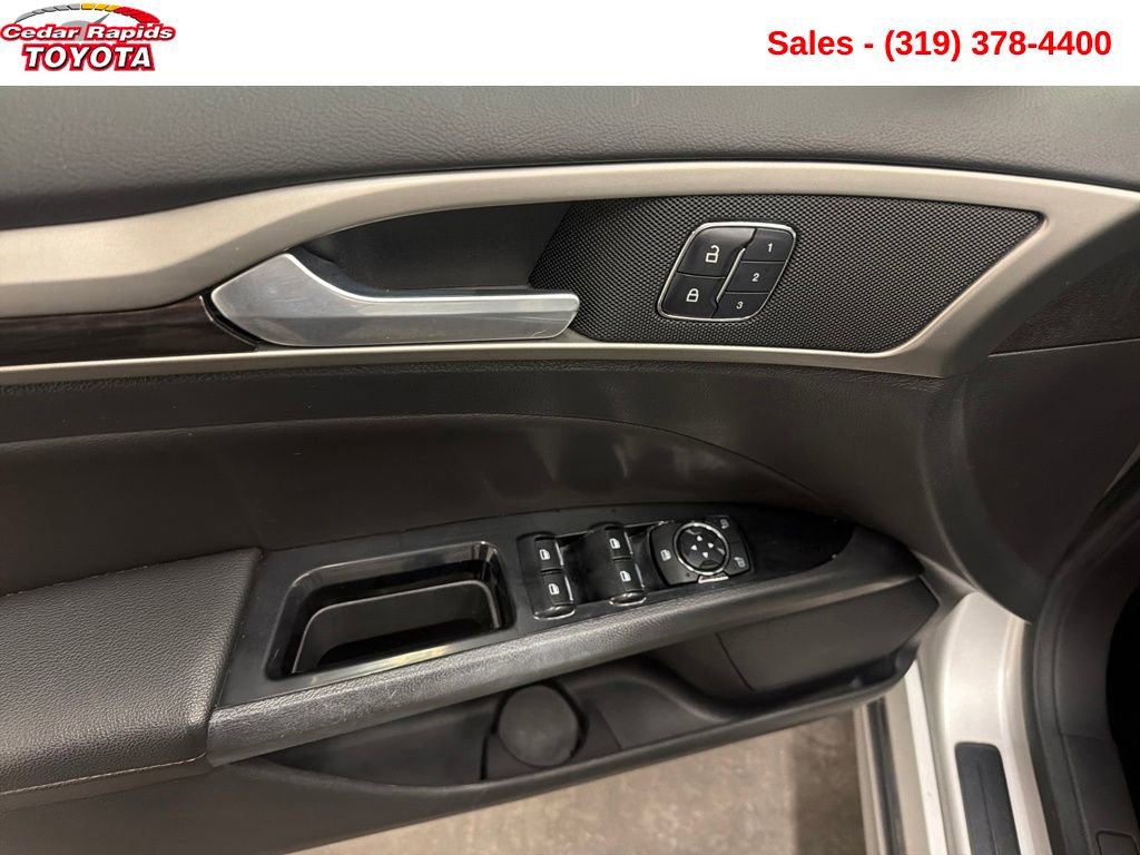 Used 2015 Ford Fusion SE w/ Equipment Group 202A image 12