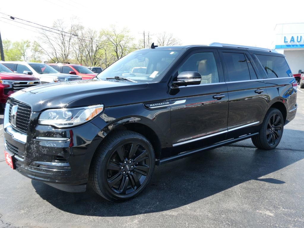 Used 2022 Lincoln Navigator L Reserve w/ Equipment Group 201A image 9