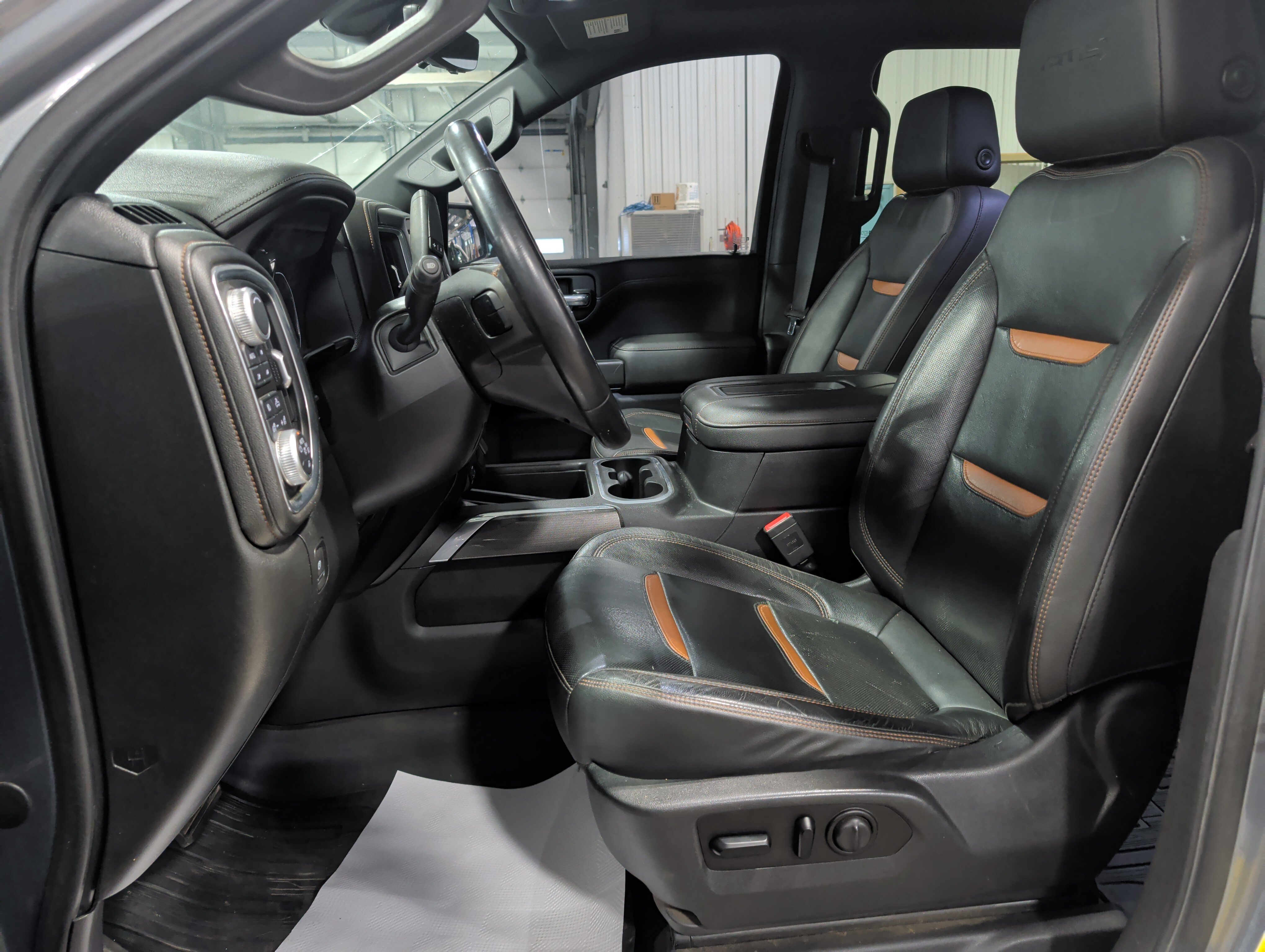 Used 2019 GMC Sierra 1500 AT4 w/ Technology Package AWD/4WD image 8