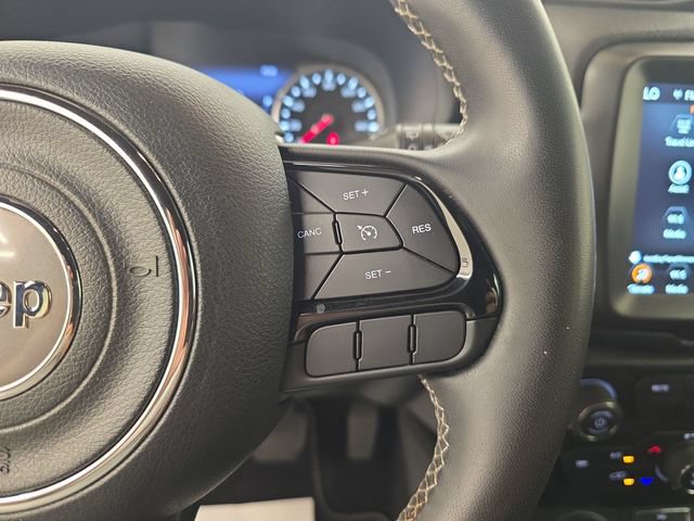 Used 2021 Jeep Renegade Latitude AWD/4WD image 29