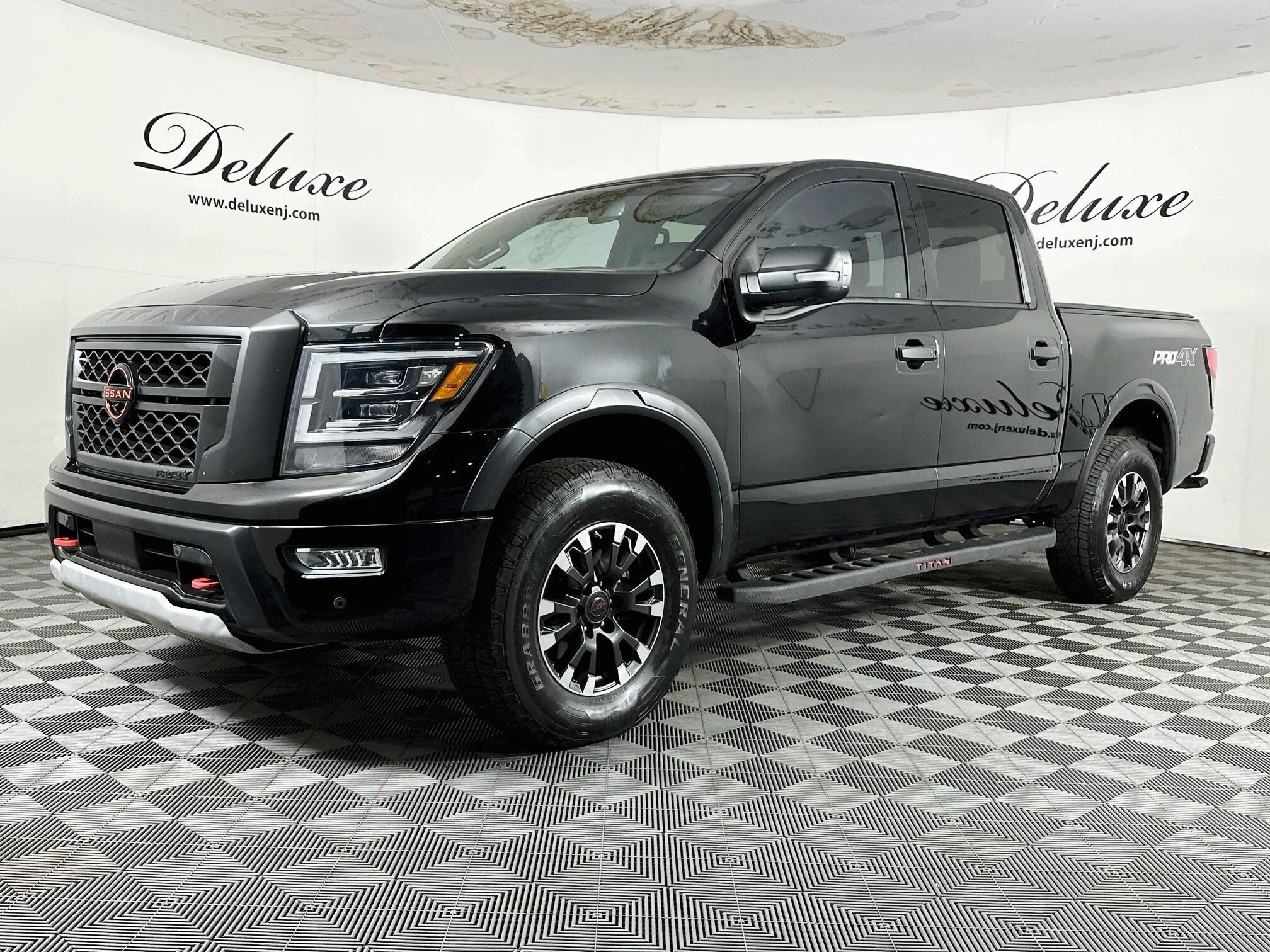 Used 2023 Nissan Titan PRO-4X w/ Pro-4x Convenience Package AWD/4WD image 3