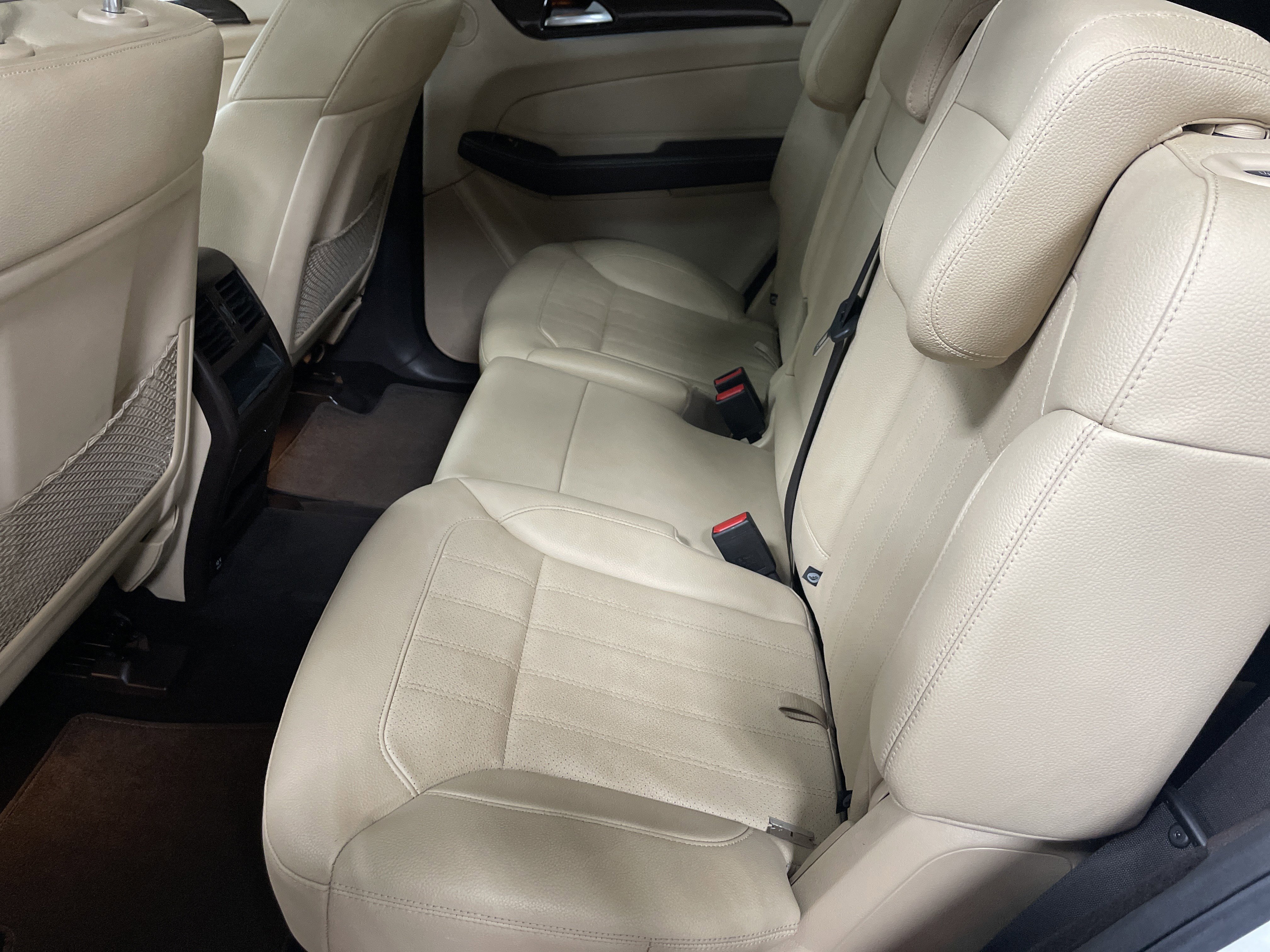 Used 2018 Mercedes-Benz GLS 450 4MATIC image 32