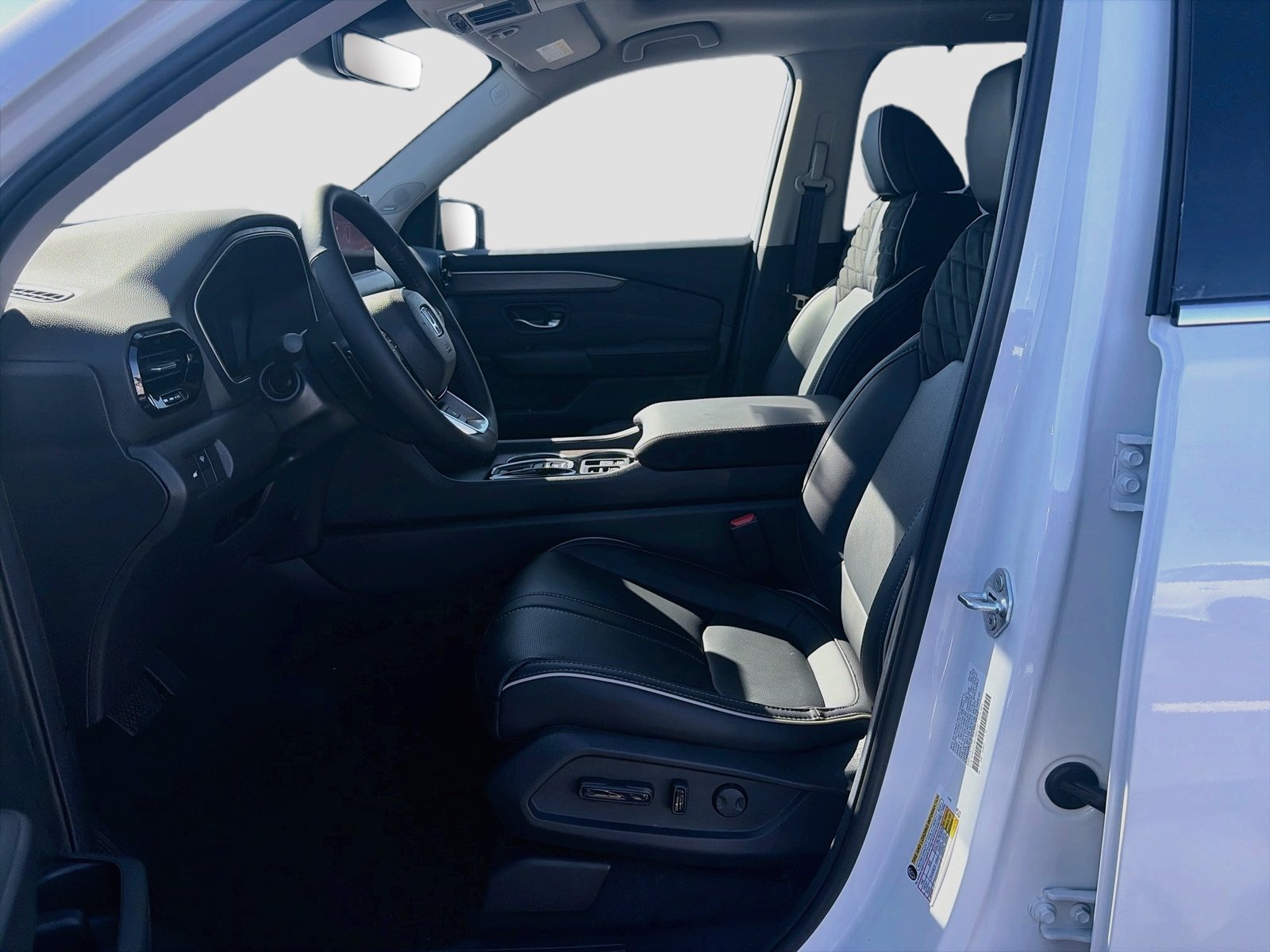 New 2026 Honda Pilot Elite image 4