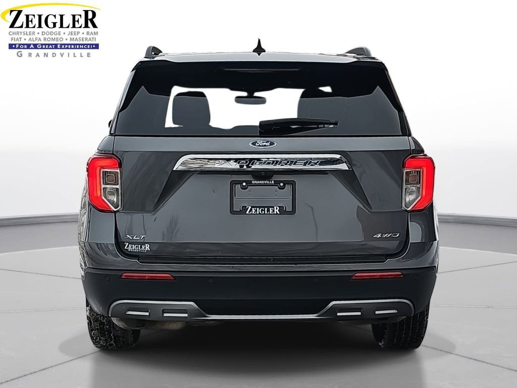 Used 2021 Ford Explorer XLT w/ Equipment Group 202A image 6