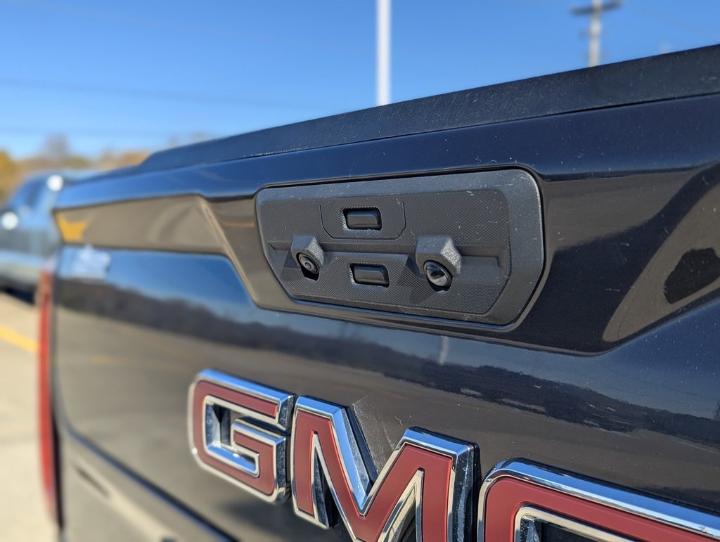 Used 2023 GMC Sierra 1500 SLT w/ SLT Premium Package image 18