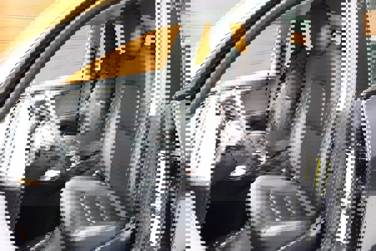 Used 2023 Tesla Model 3 Standard Range image 30