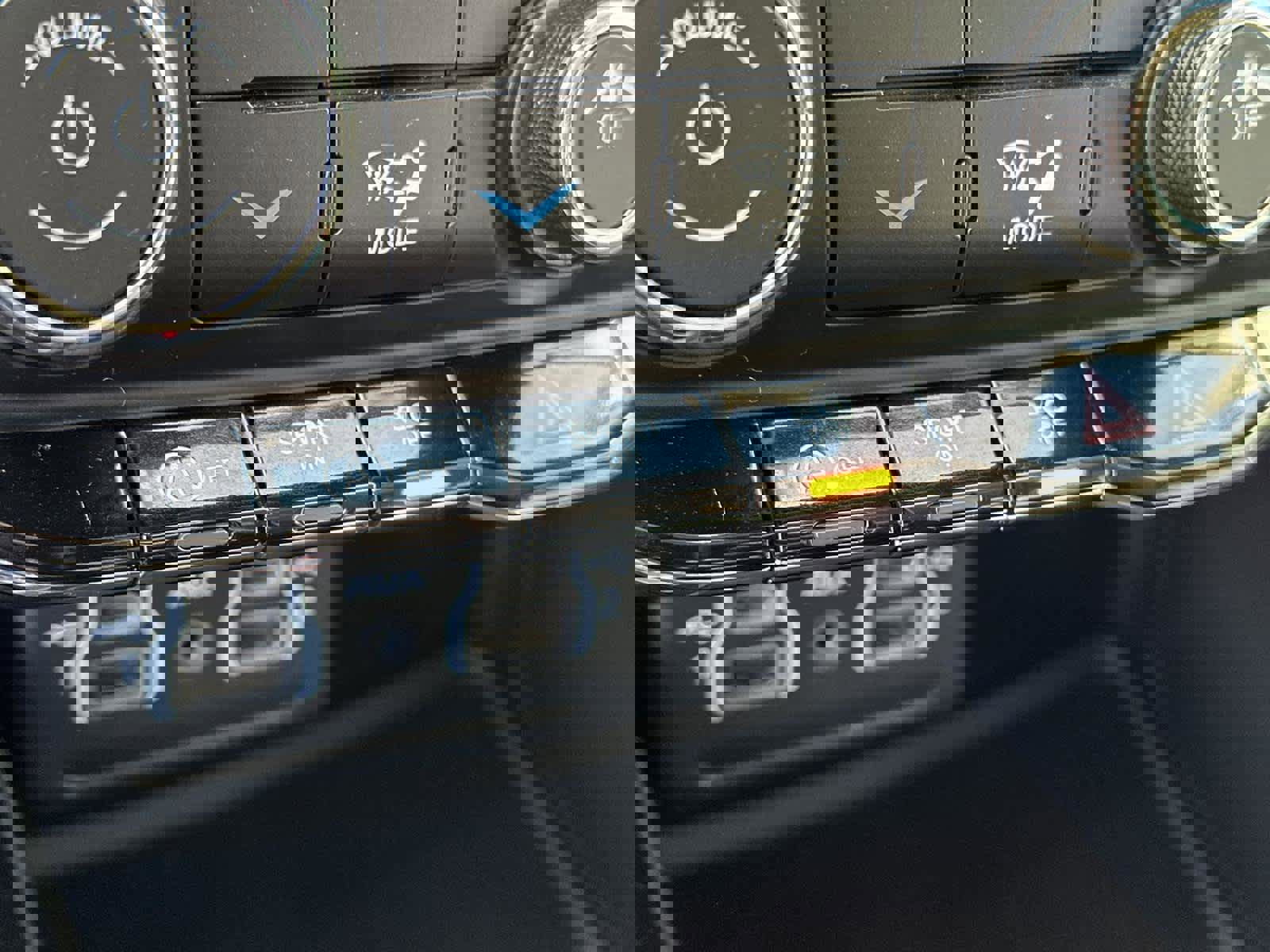 Used 2021 Dodge Durango SXT w/ 3rd Row Seating Group image 29