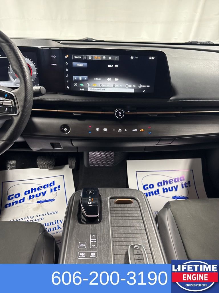 Used 2023 Nissan Ariya AWD image 22