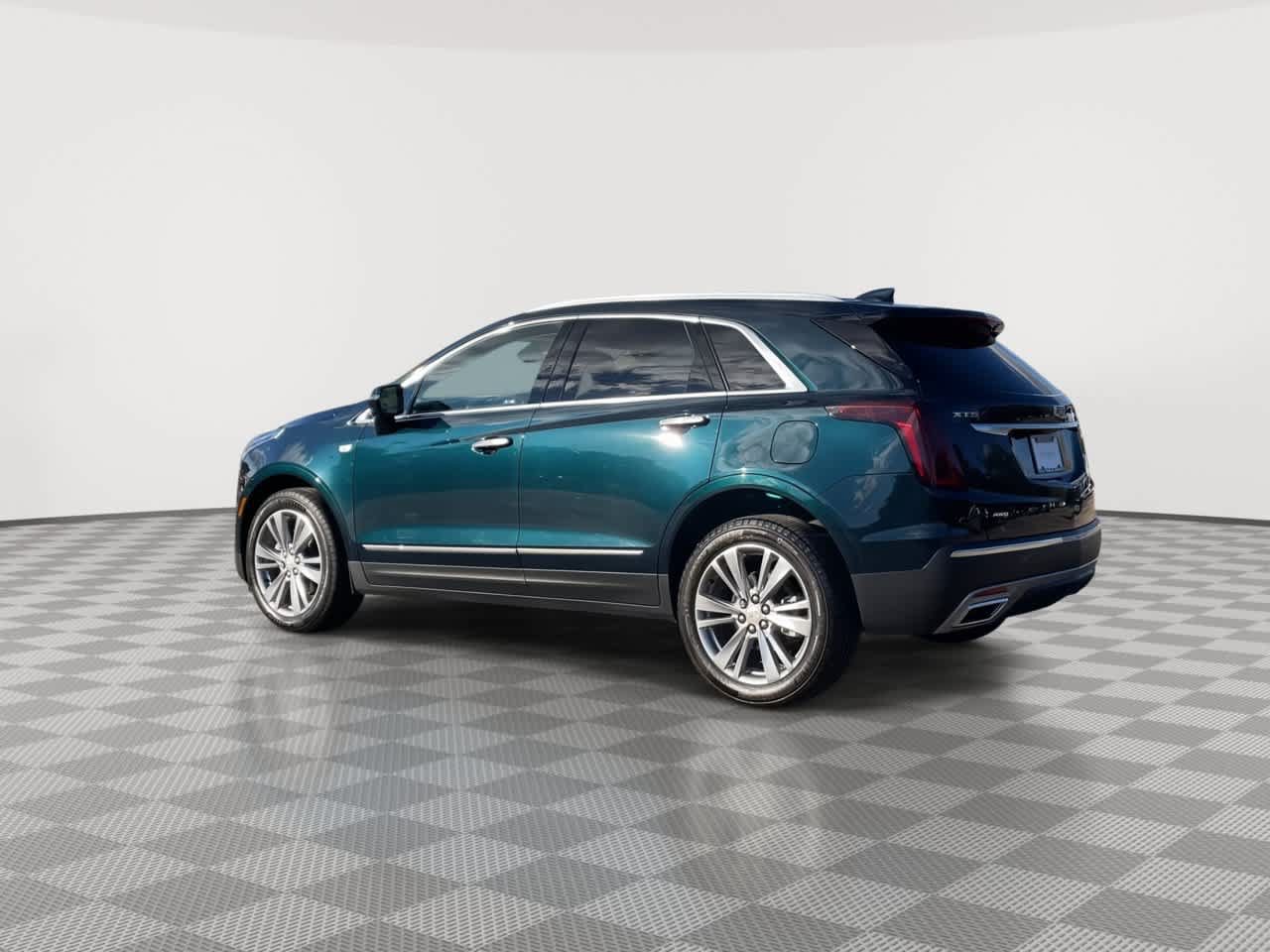 Certified 2024 Cadillac XT5 Premium Luxury AWD/4WD image 6