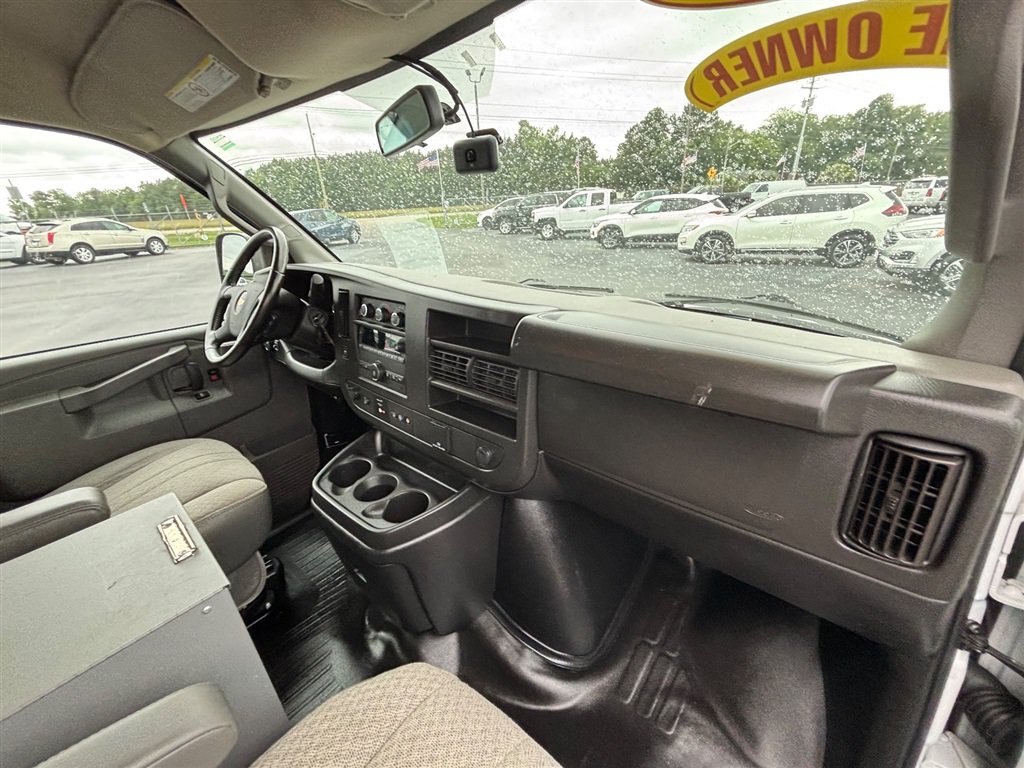 Used 2022 Chevrolet Express 2500 w/ Driver Convenience Package RWD image 21