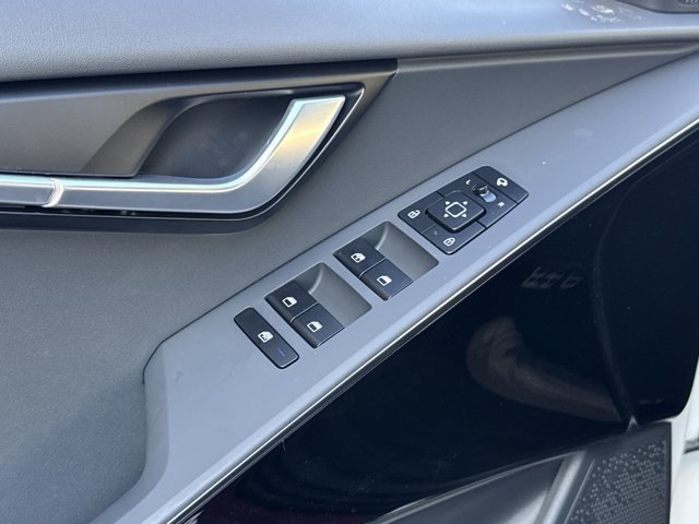 Used 2025 Kia Niro EX Touring FWD image 4