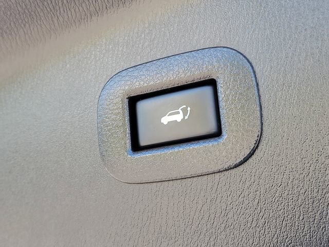 Used 2017 INFINITI QX80 Limited image 8