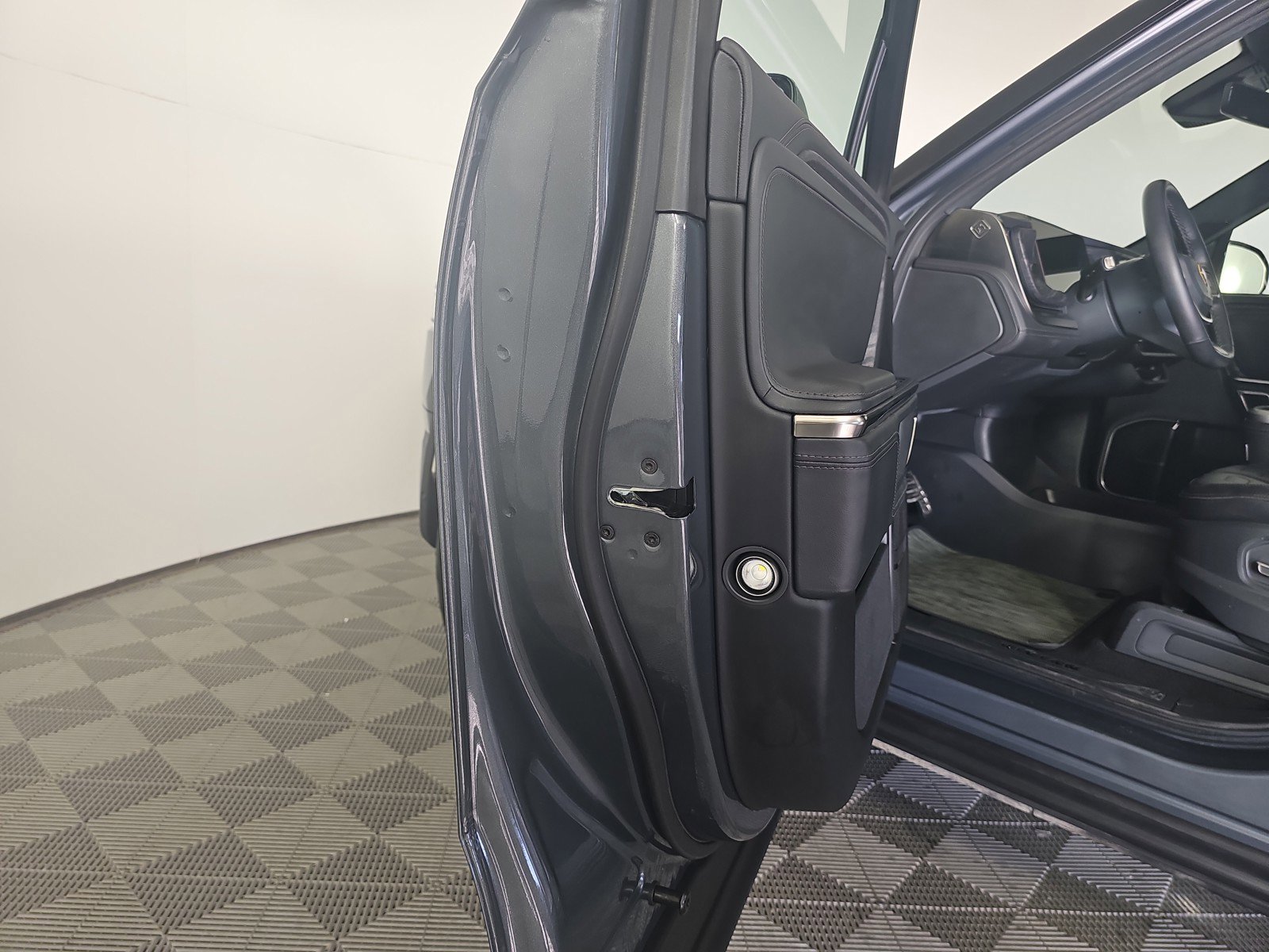 Used 2022 Rivian R1T Adventure AWD/4WD image 30