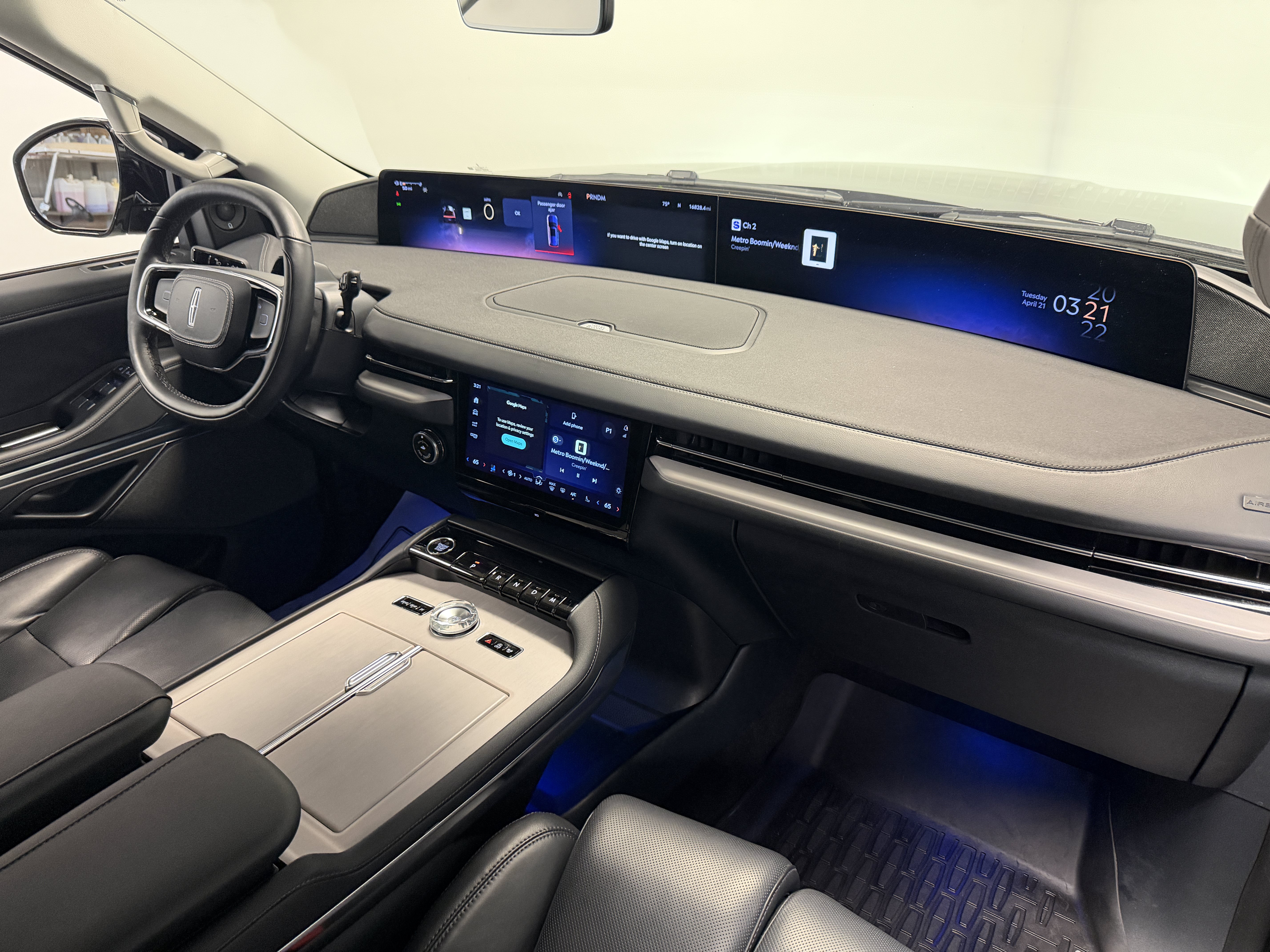 Used 2025 Lincoln Navigator Reserve AWD/4WD image 23