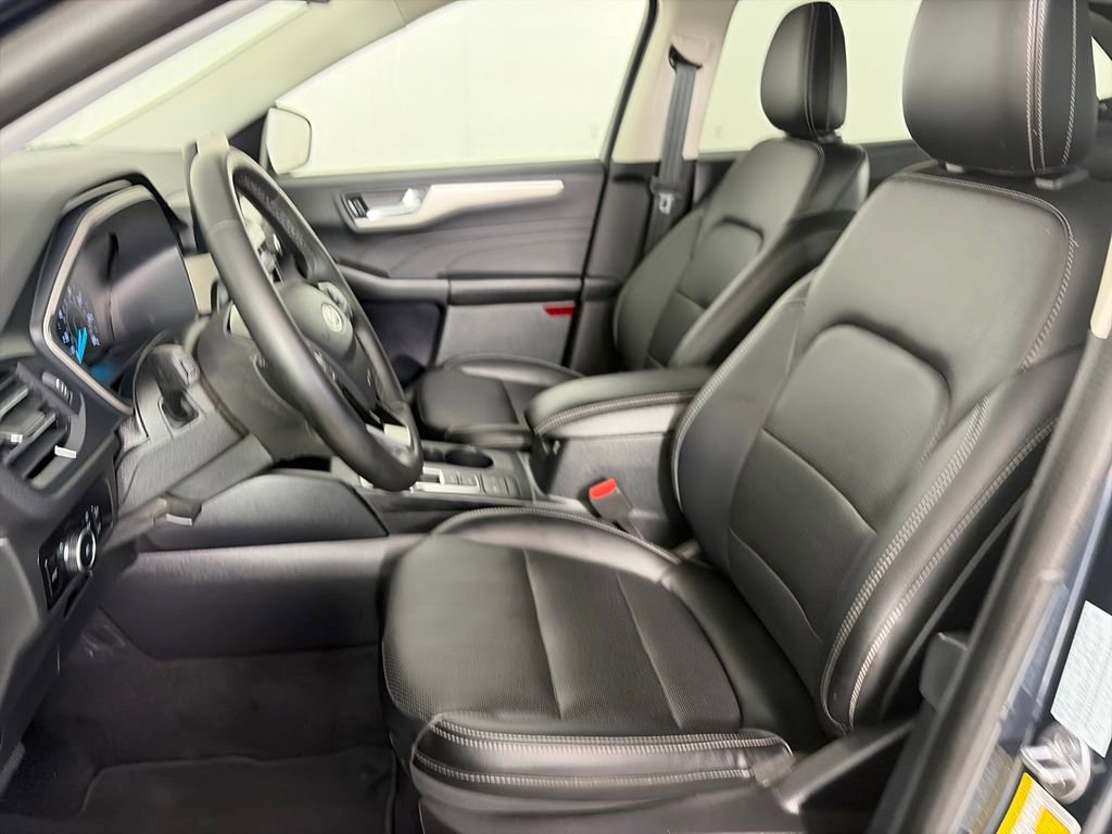 Certified 2022 Ford Escape SEL AWD/4WD image 11