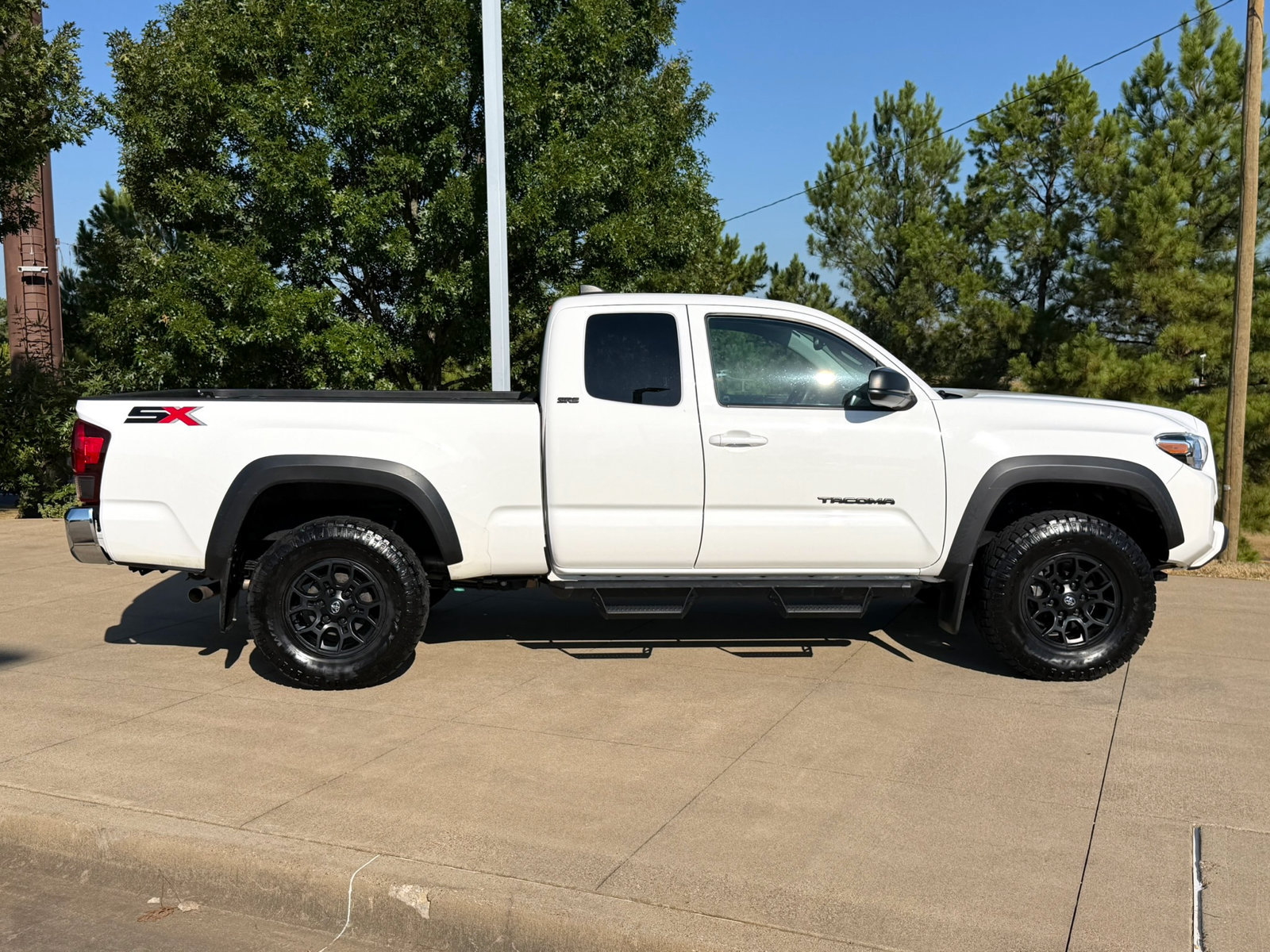 Used 2023 Toyota Tacoma SR5 w/ SX Package AWD/4WD image 7