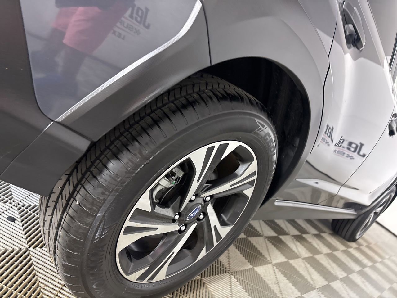 Used 2025 Subaru Crosstrek 2.0i Premium image 32