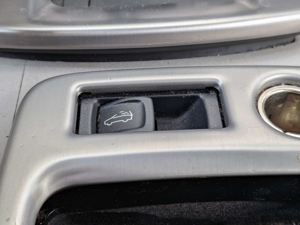 Used 2009 Volvo C70 T5 FWD image 34