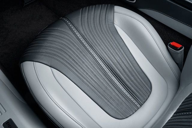 Used 2019 Aston Martin DB11 Volante image 19