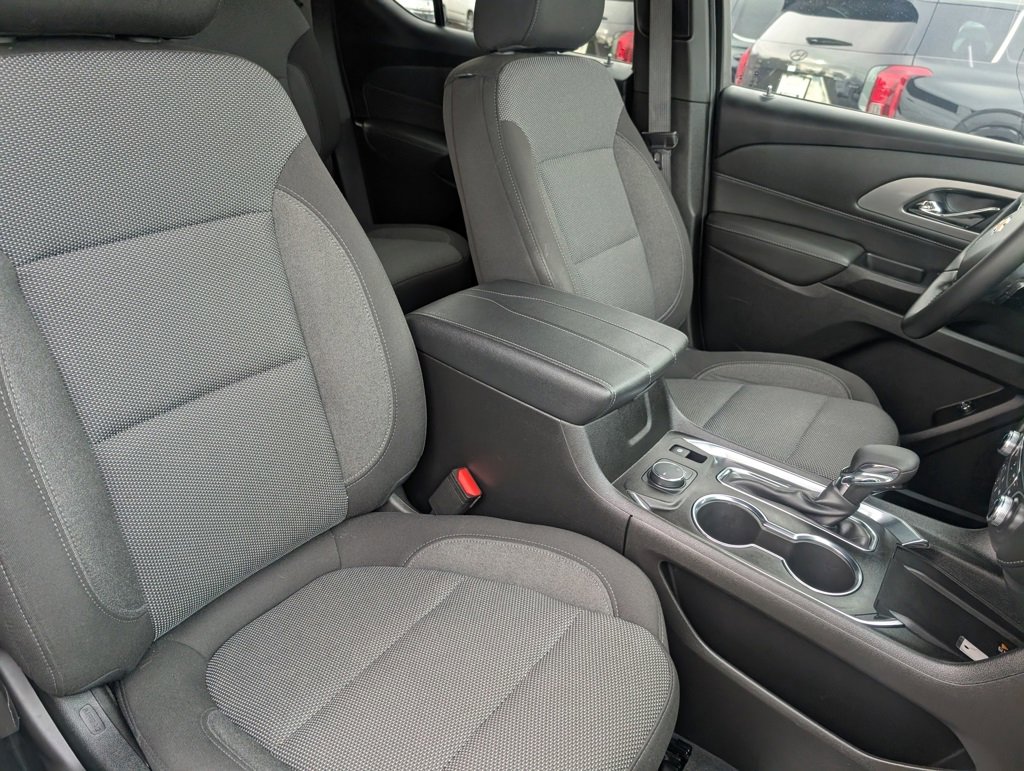 Used 2023 Chevrolet Traverse LT image 12