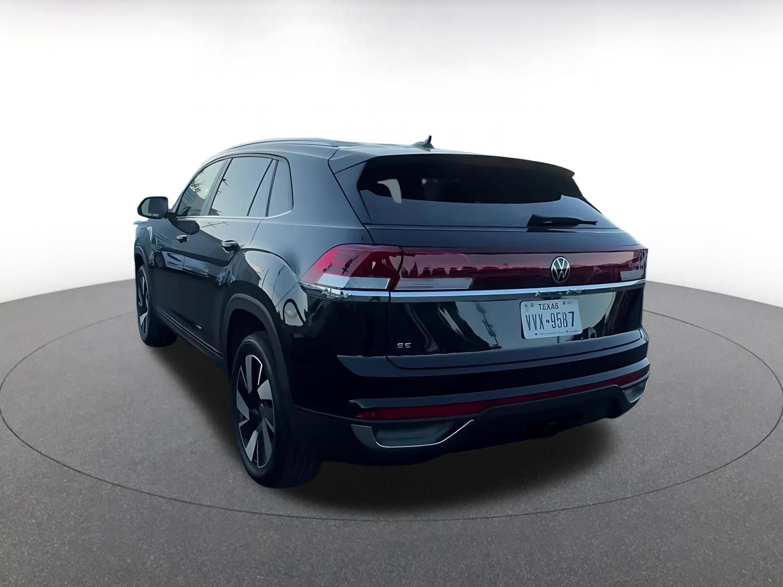 Used 2025 Volkswagen Atlas Cross Sport SE image 11