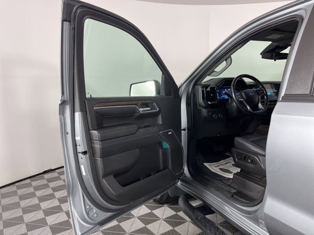 Used 2023 Chevrolet Silverado 1500 RST w/ Convenience Package II AWD/4WD image 17