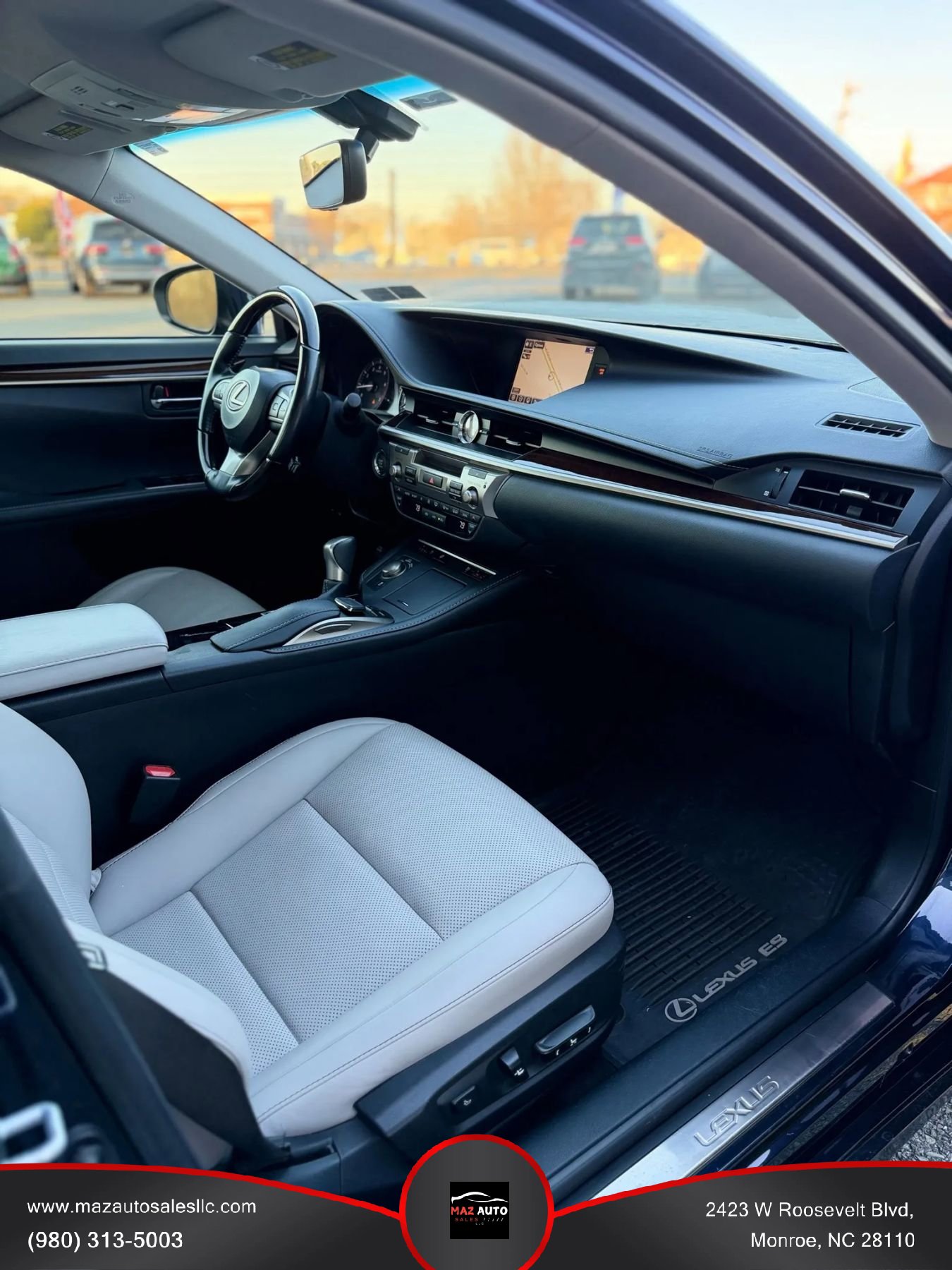 Used 2016 Lexus ES 350 w/ Navigation System Package image 16