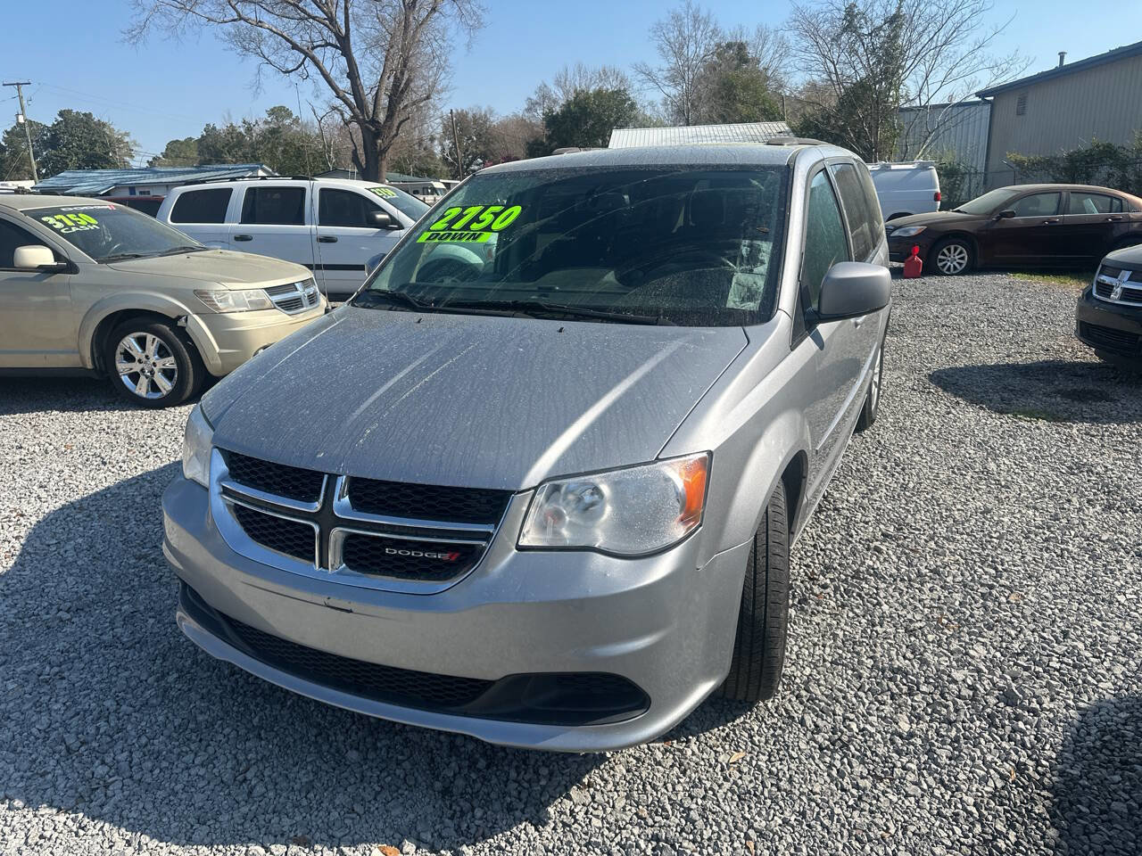 Used 2016 Dodge Grand Caravan SXT w/ UConnect Hands-Free Group FWD image 3