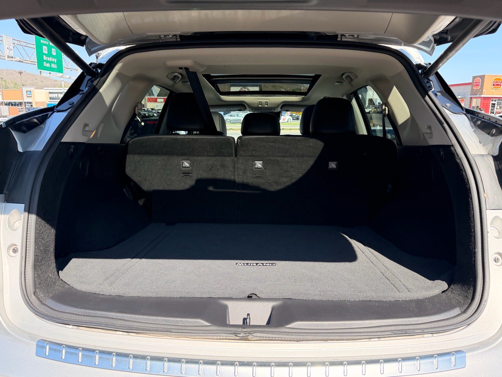 Used 2020 Nissan Murano SL w/ Moonroof Package AWD/4WD image 26