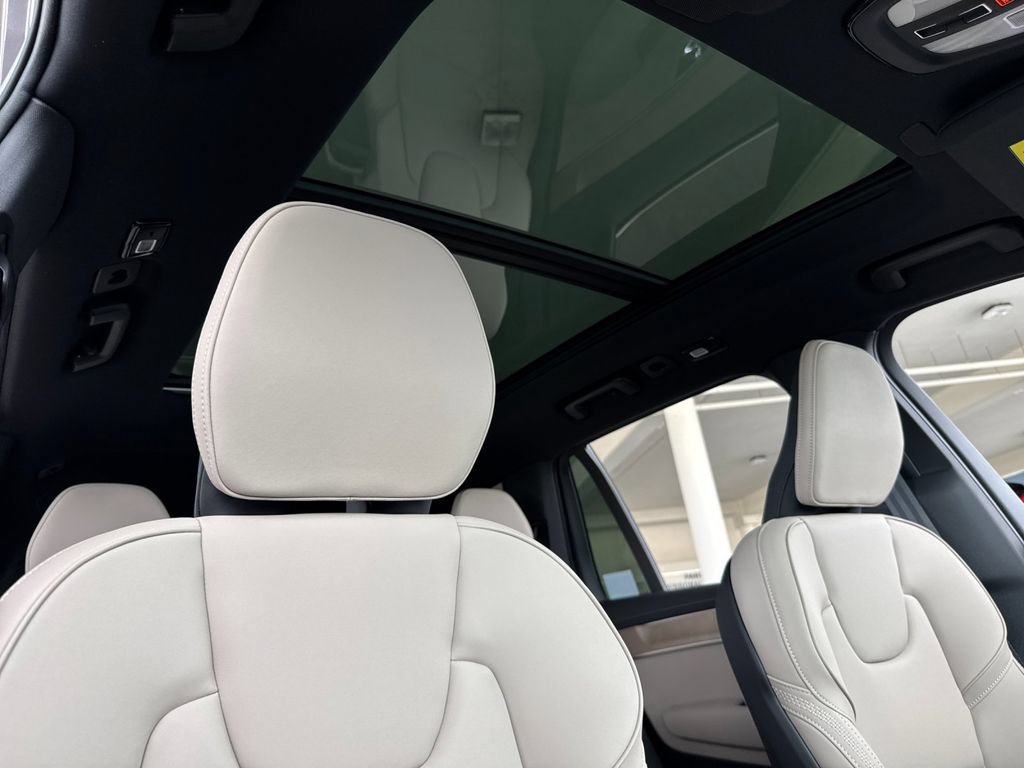 New 2026 Volvo XC90 T8 Plus AWD/4WD image 17