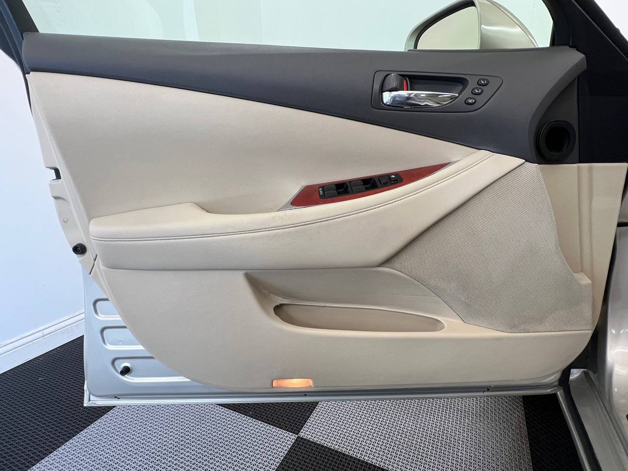 Used 2012 Lexus ES 350 image 7