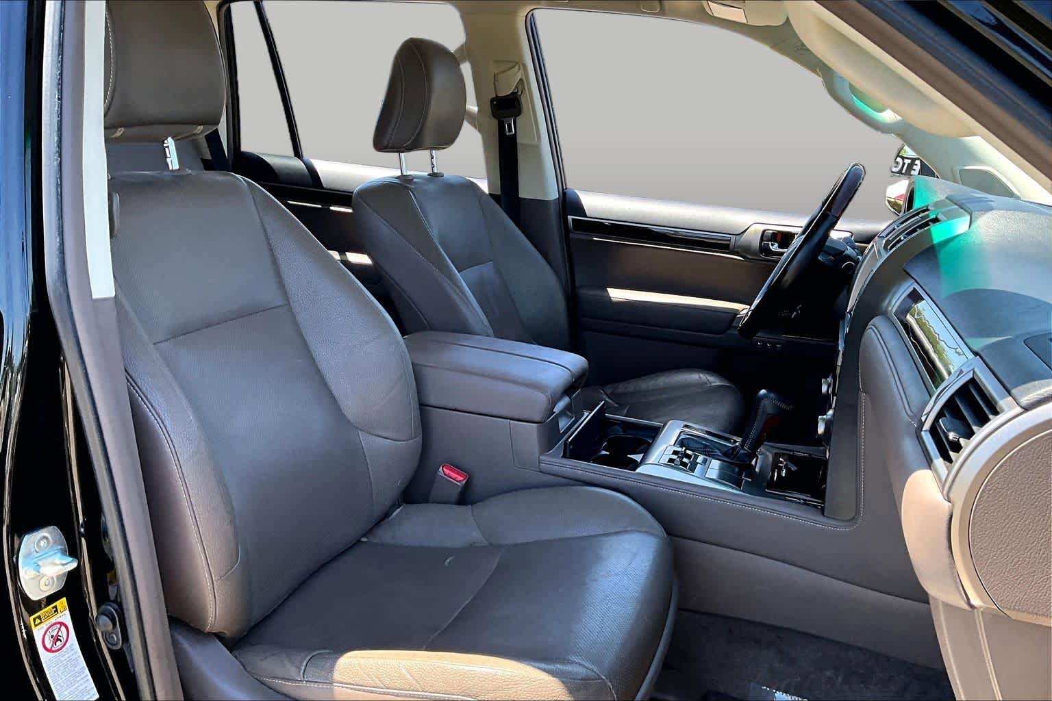 Used 2015 Lexus GX 460 w/ Premium Package AWD/4WD image 8